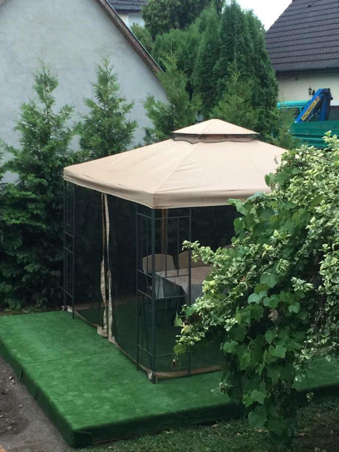 Rozsavoelgy Apartman Balatonlelle Exterior foto