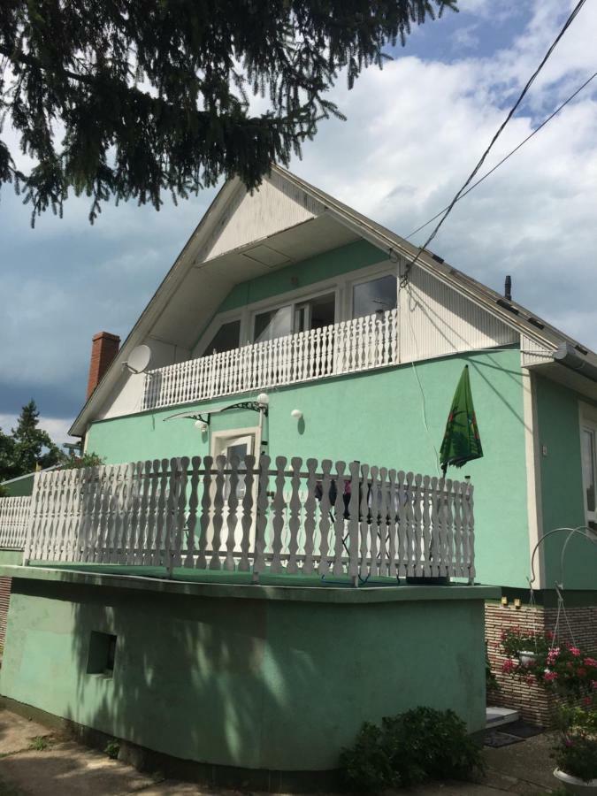 Rozsavoelgy Apartman Balatonlelle Exterior foto